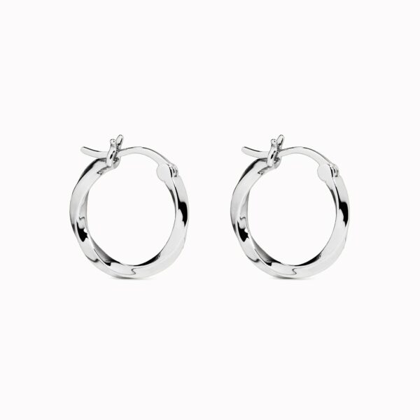 JUNI-EARRINGS-SILVER-1_ef0b6f88-6ad6-41cc-8bfc-76a456e3c4cc